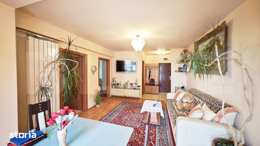 Apartament cu 3 camere decomandat în Seleuș
