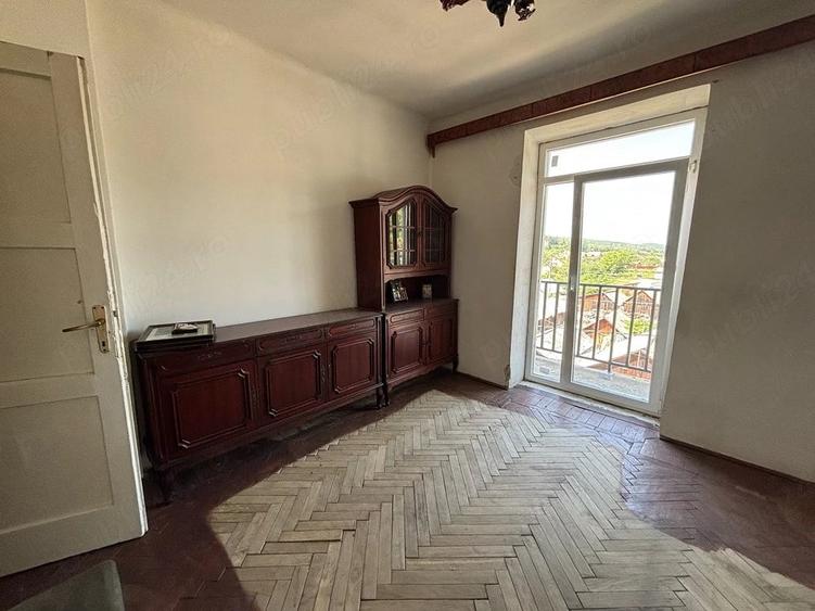 Apartament cu 2 camere decomandat în Băița