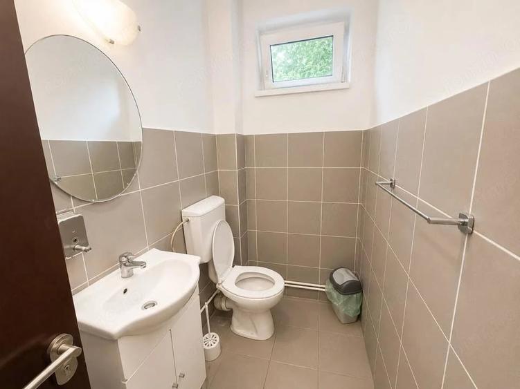 Apartament cu 4 camere semidecomandat în Tomis Nord