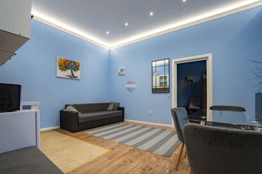 Apartament cu 4 camere decomandat în Central