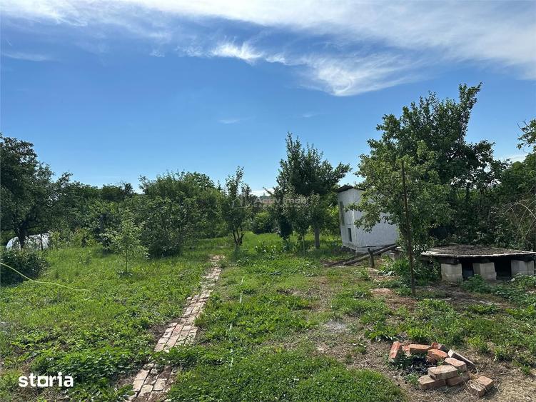 Casă cu 3 camere cu Teren 1438 Mp în Central