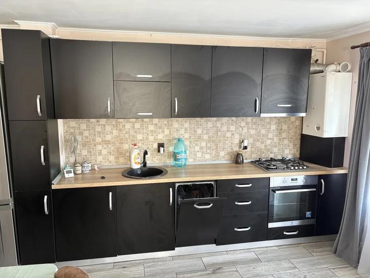 Apartament cu 3 camere decomandat, mobilat în Florești — fotografia 3
