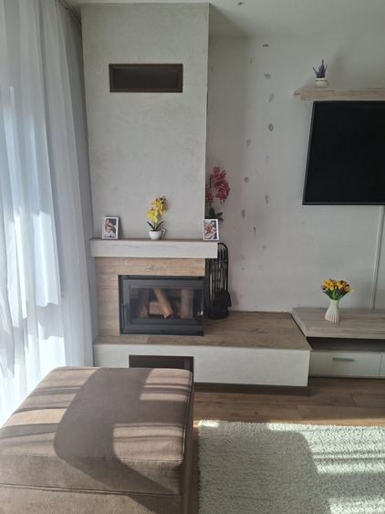 Casă cu 4 camere în Bradu