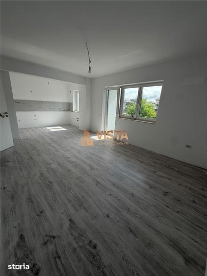 Apartament cu 3 camere în Tractorul