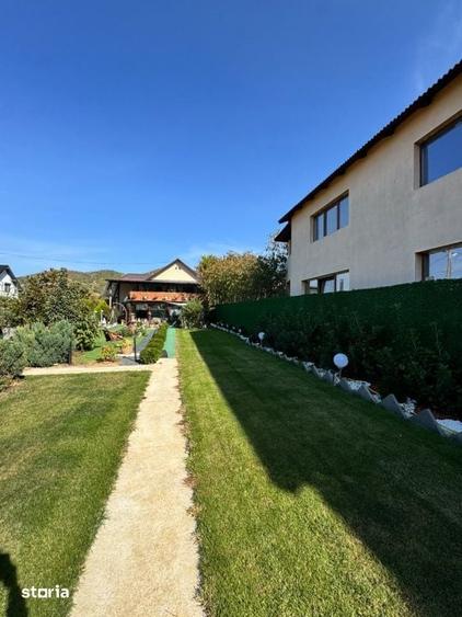 Casă cu 6 camere cu Teren 4000 Mp în Firiza
