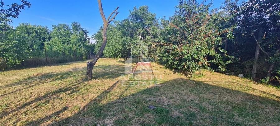Casă individuală cu 8 camere cu Canalizare în Fratelia