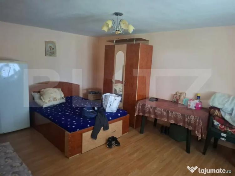 Casă cu 5 camere cu Teren 2300 Mp în Mătăsaru