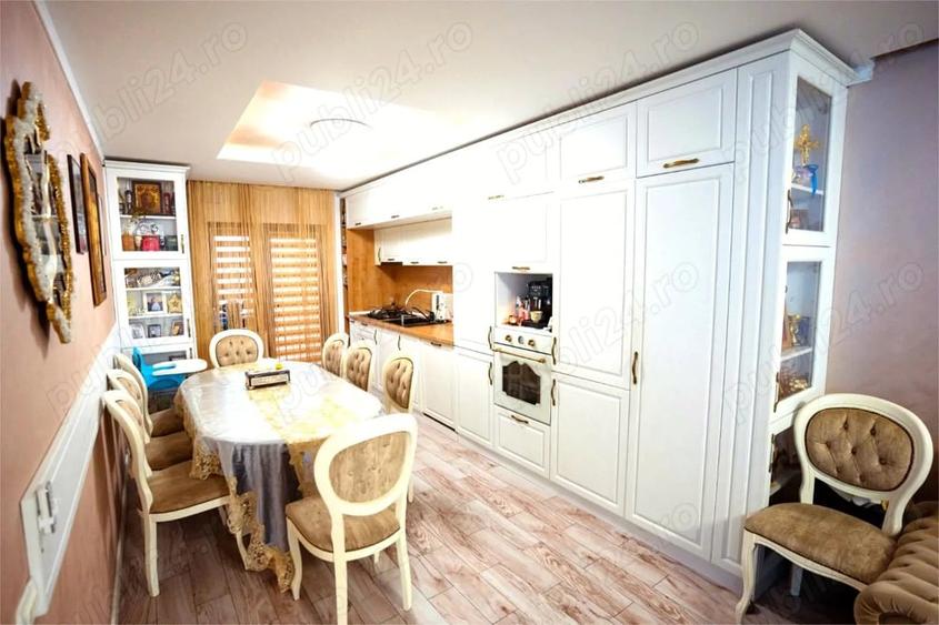 Casă cu 6 camere cu Teren 163 Mp în Lumina
