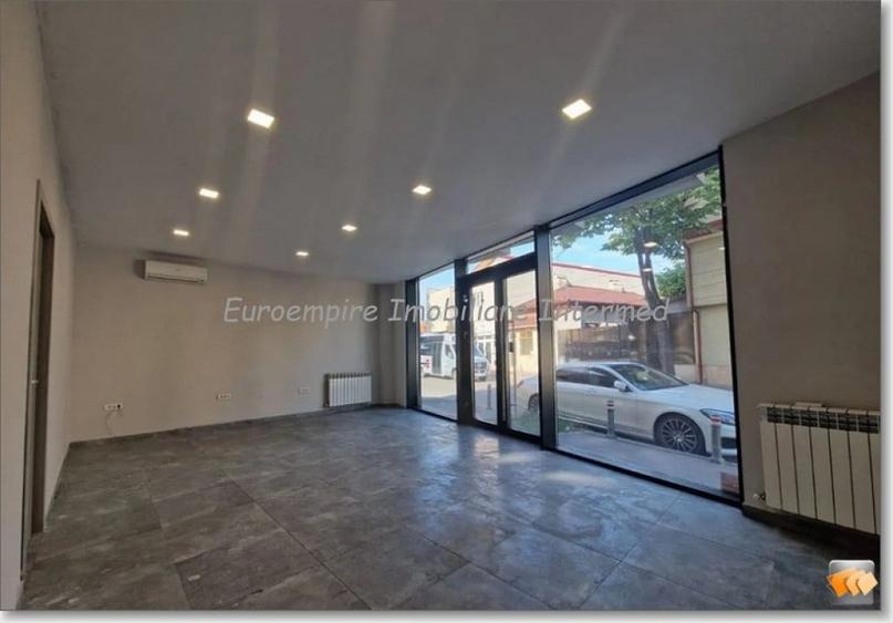 Spațiu comercial, de 44 mp, în Trocadero