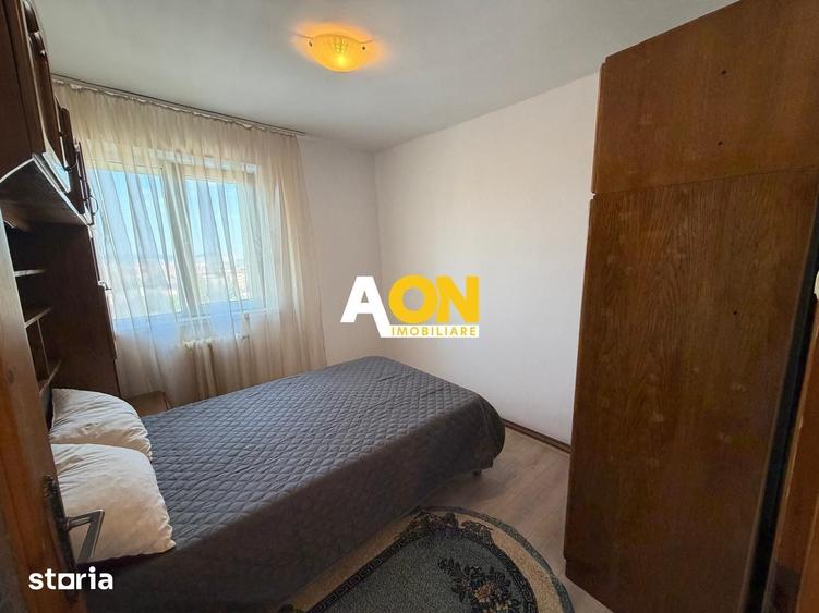 Apartament cu 3 camere în Cetate