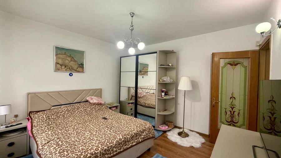 Apartament cu 3 camere decomandat în Dorobanți