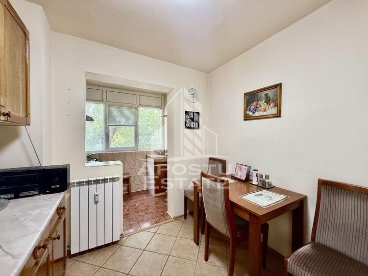Apartament cu 3 camere semidecomandat, mobilat în Olimpia-Stadion