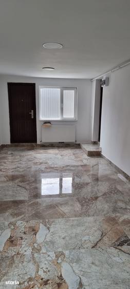 Spațiu comercial, de 200 mp, în Central