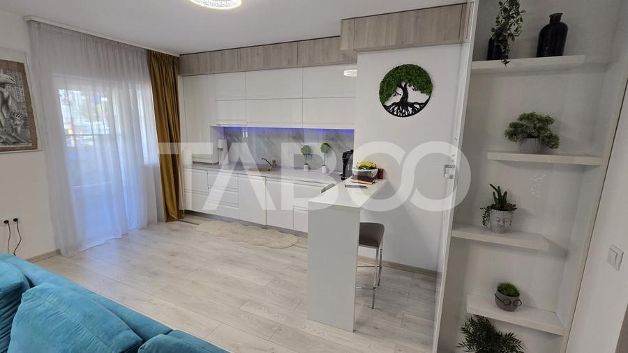 Apartament cu 3 camere decomandat, mobilat în Piața Cluj
