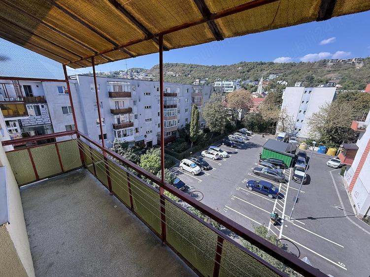 Apartament cu 3 camere decomandat în Grigorescu