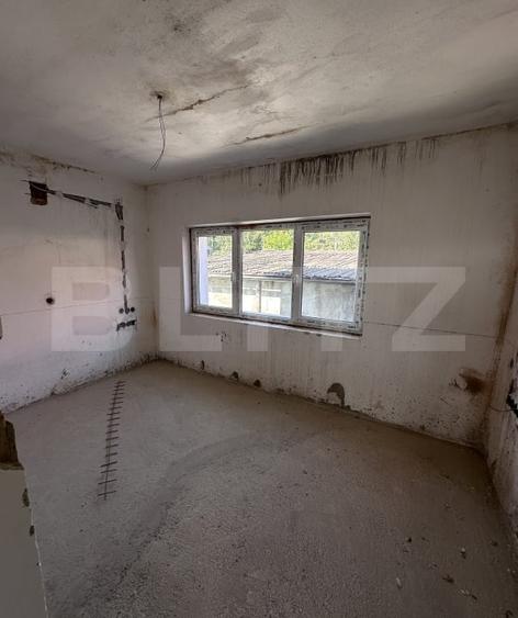 Casă individuală cu 9 camere cu Teren 500 Mp în Gherla