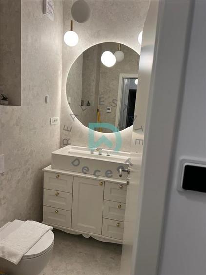 Apartament cu 3 camere semidecomandat, mobilat în Noua