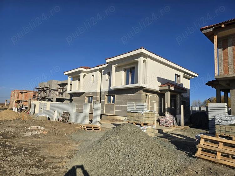 Casă cu 4 camere cu Teren 280 Mp în Central