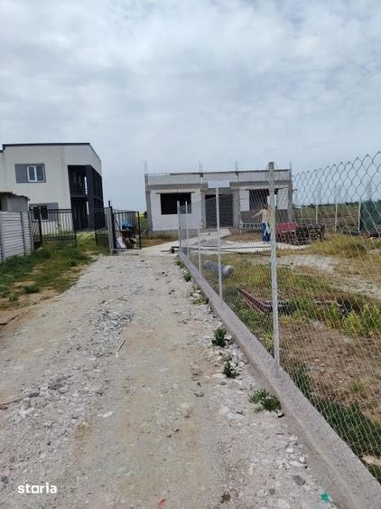 Casă cu 3 camere cu Teren 400 Mp în Central