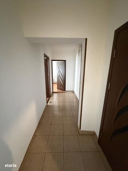 Apartament cu 3 camere decomandat în Obor