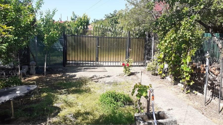 Casă cu 2 camere în Pietroasele