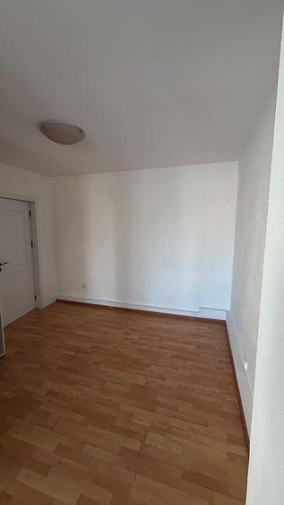 Apartament cu 4 camere în Est