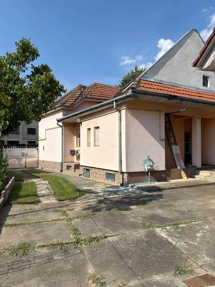 Casă cu 4 camere cu Teren 750 Mp în Central