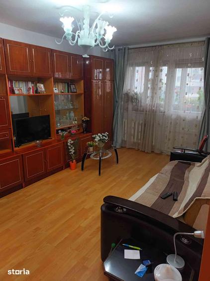 Apartament cu 2 camere semidecomandat în Mioriței