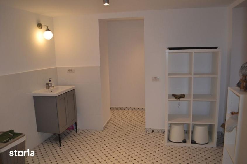 Casă cu 1 camere cu Teren 305 Mp în Schei