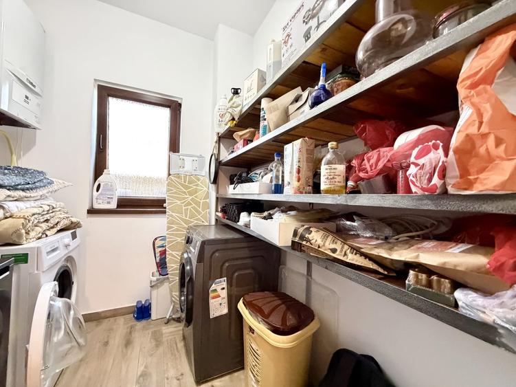 Duplex cu 5 camere cu Canalizare în Dumbrăvița
