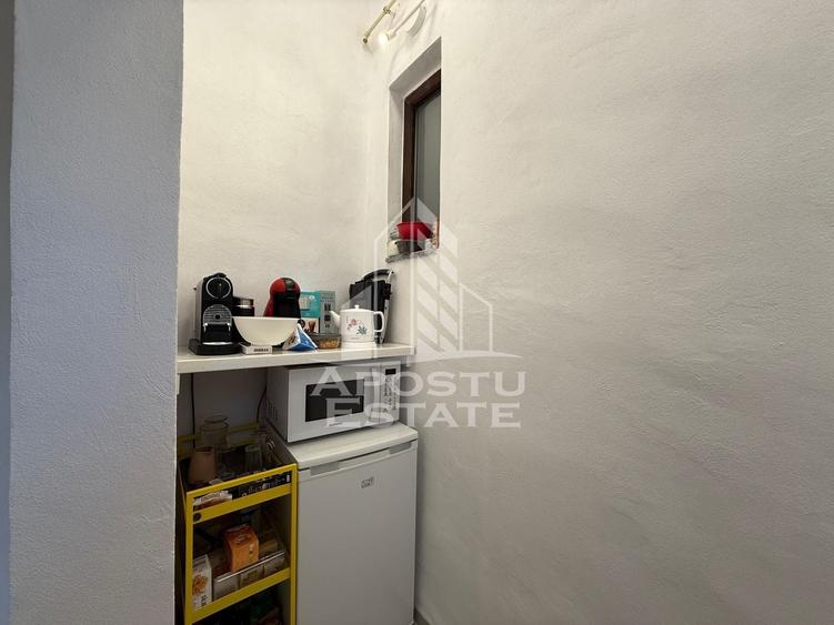 Apartament cu 3 camere semidecomandat, mobilat în Sinaia