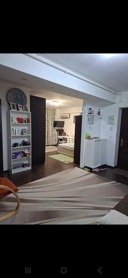 Apartament cu 2 camere decomandat în Splaiul Unirii