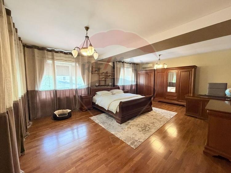 Duplex cu 4 camere cu Teren 108.81999969482 Mp în Radu Negru