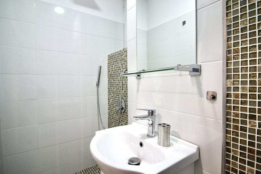 Apartament cu 2 camere decomandat, mobilat în Cișmigiu