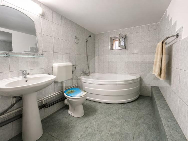 Casă cu 5 camere cu Teren 1800 Mp în Certeju de Sus