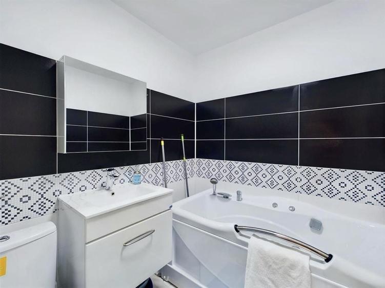 Apartament cu 3 camere decomandat în Virtuții