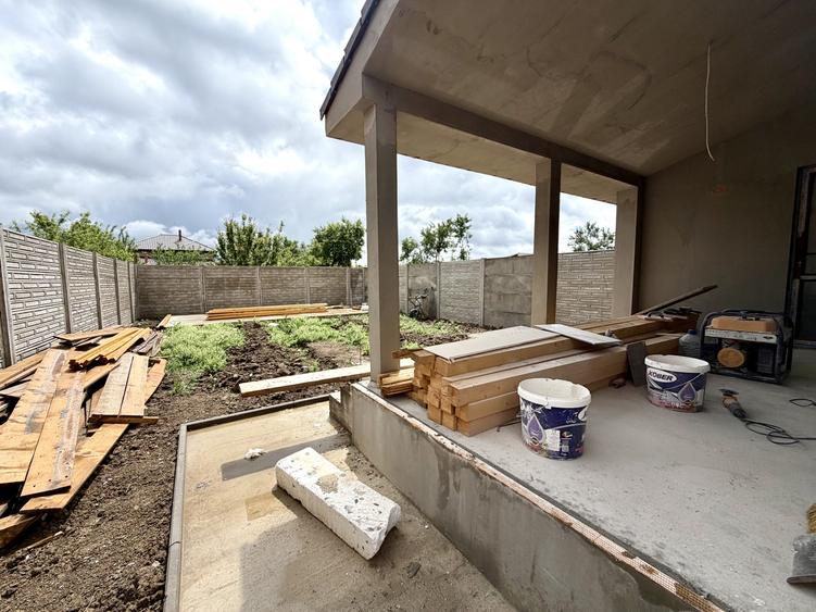Duplex cu 4 camere cu Canalizare în Ghiroda