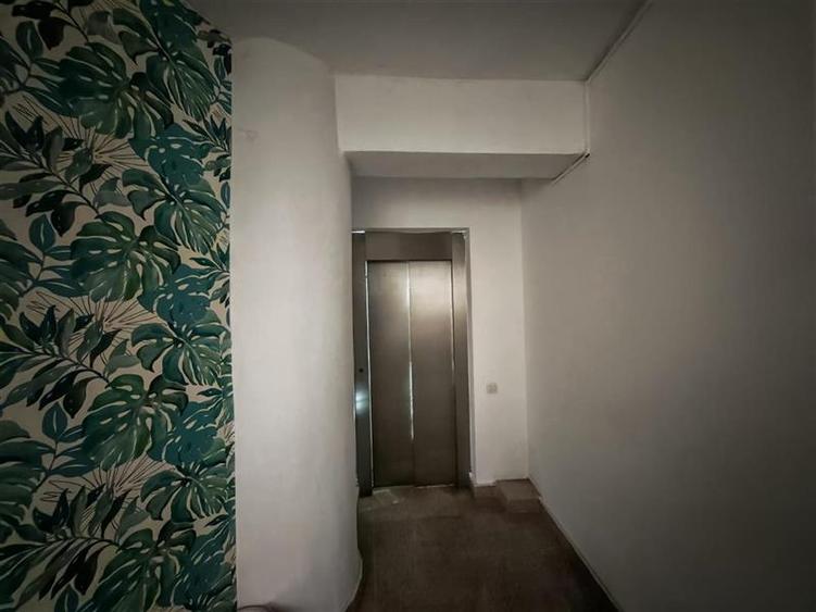 Birou, de 1,100 mp, în Vitan Mall