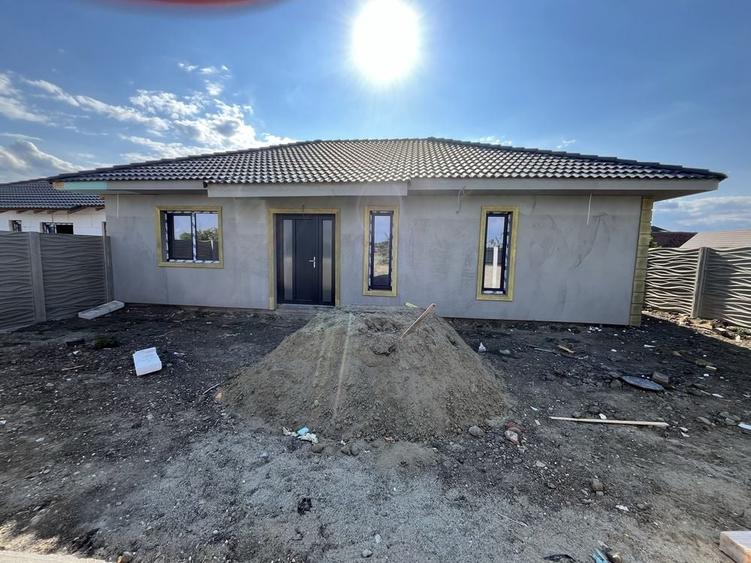 Casă cu 4 camere în Sânmihaiu German