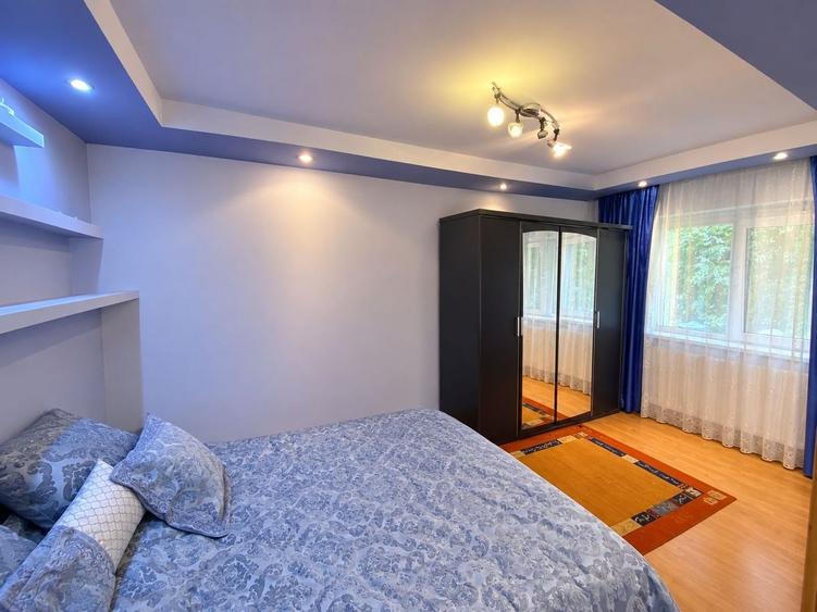 Apartament cu 3 camere semidecomandat, mobilat în Kiriac