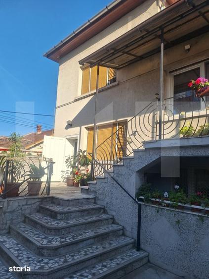 Casă cu 6 camere cu Teren 470 Mp în Central