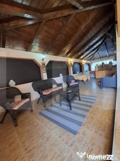 Casă cu 7 camere cu Teren 4600 Mp în Central