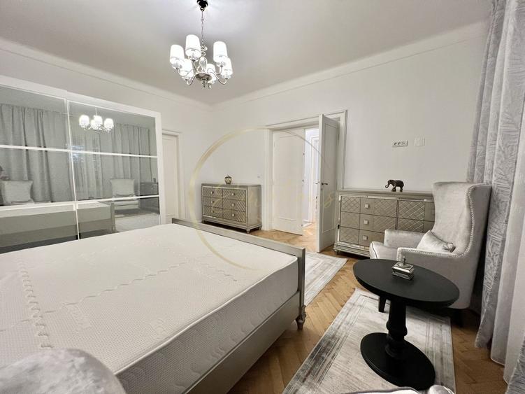 Apartament cu 3 camere, mobilat în Ultracentral