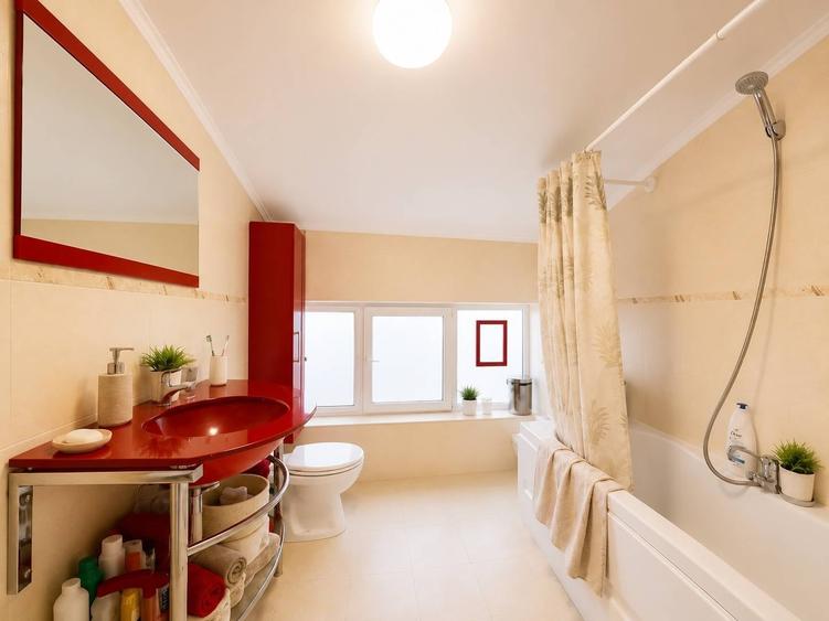 Apartament cu 3 camere în Bună Ziua