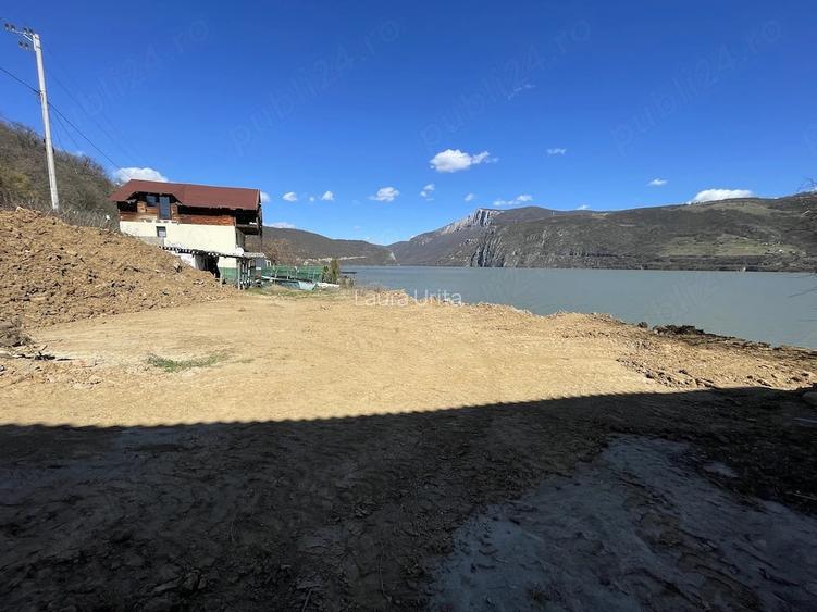 Teren intravilan 783 mp in Dubova la dunare