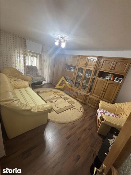 Apartament cu 4 camere în Vasile Alecsandri