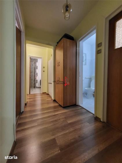 Apartament cu 3 camere decomandat în Titan