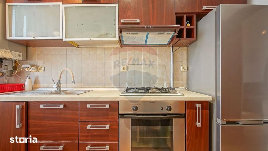 Apartament cu 2 camere semidecomandat, mobilat în Vlahuță