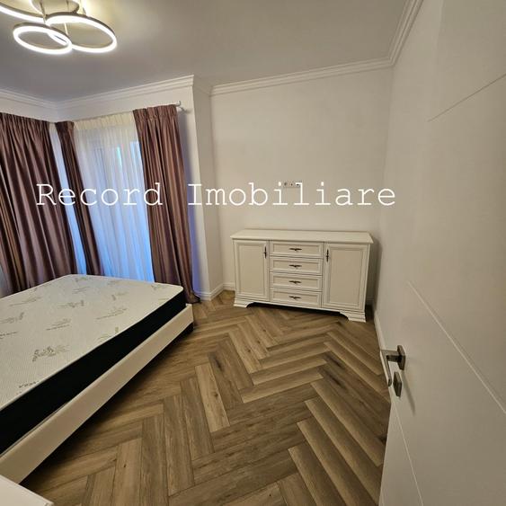 Duplex cu 5 camere cu Canalizare în Florești