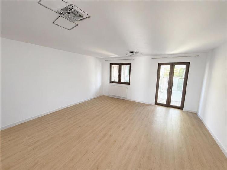 Duplex cu 3 camere cu Teren 129.94999694824 Mp în Bartolomeu
